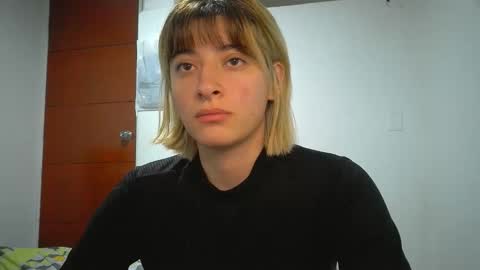 Mia-foster online show from April 23, 2:08 am