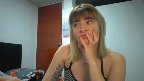 Mia-foster online show from April 4, 2:29 am