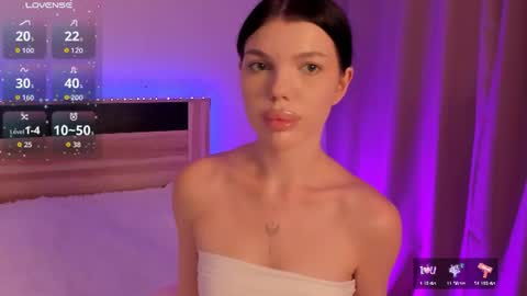 Mia online show from July 22, 10:50 am