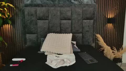 _mila_a_ online show from June 3, 2:33 pm
