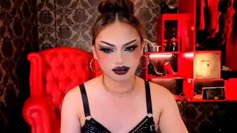 Raven Strauss online show from July 28, 8:52 pm