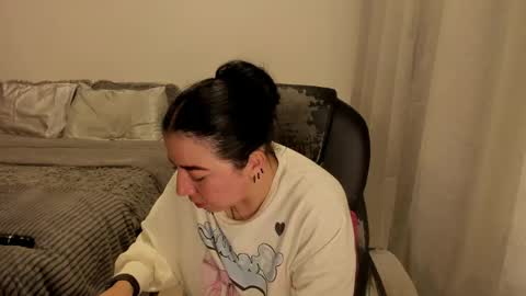 _miss_coco_ online show from April 18, 11:27 pm