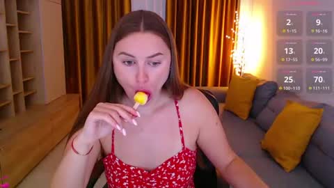Mia online show from July 10, 11:37 am