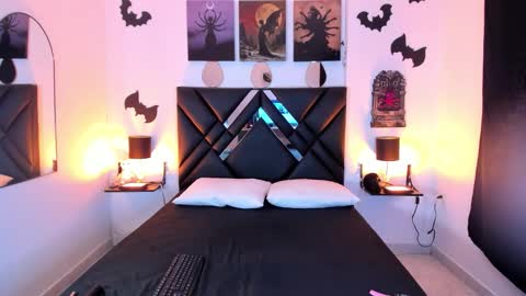 mizuki  online show from February 13, 4:32 pm