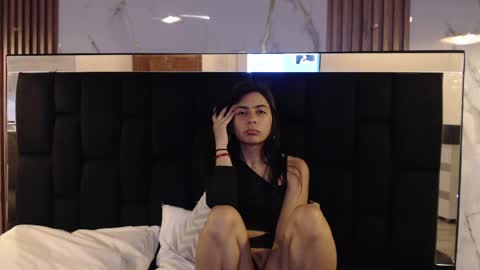 Molly online show from April 20, 4:10 pm