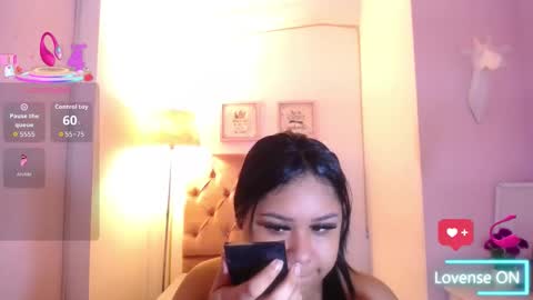 nahomi  online show from November 16, 2:02 am