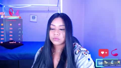 nahomi  online show from October 14, 2:58 am