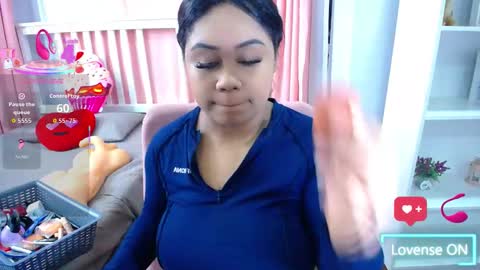 nahomi  online show from December 1, 11:58 pm