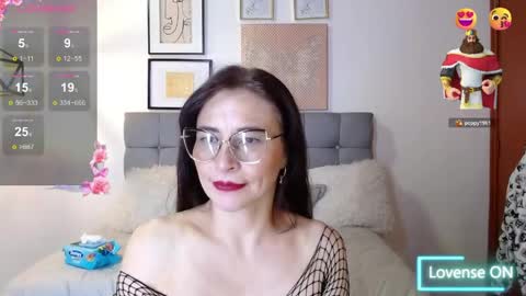 _naomi_s online show from May 11, 4:04 pm