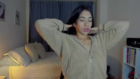 independent model natha online show from December 28, 6:39 am