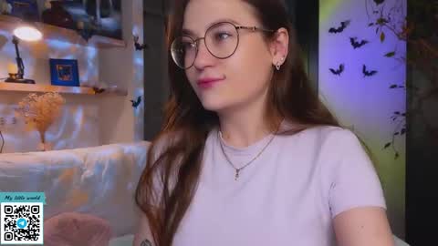 Snapshot of _nemalkovamia chatting on October 26, 12:00 am Mia with a big heart  online show from October 26, 12:00 am