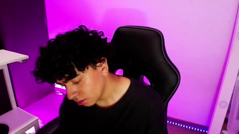 Nicolas online show from February 11, 11:01 pm