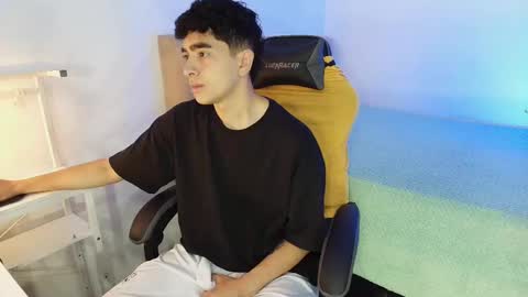 Nicolas online show from October 12, 8:32 pm