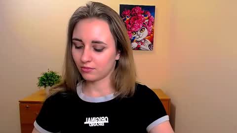 Snapshot of _nicole_new chatting on March 10, 3:52 pm Nica online show from March 10, 3:52 pm