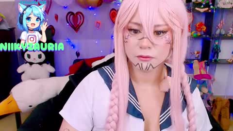 niiky online show from March 4, 6:05 pm