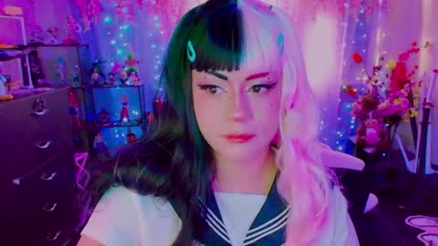 niiky online show from May 25, 4:46 pm