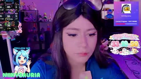 niiky online show from April 13, 6:56 pm