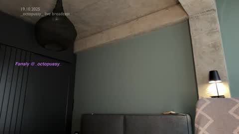 Mikayla online show from October 19, 10:53 am