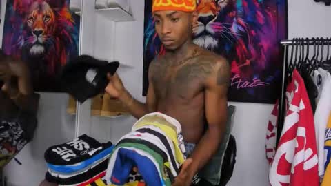 Kevin  online show from February 4, 10:46 pm