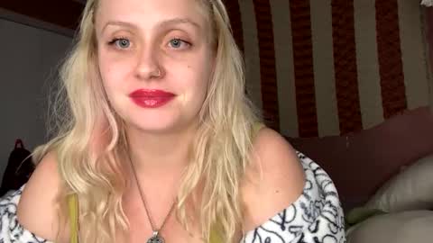 _peaceoutgirlscout_ online show from November 26, 4:10 am