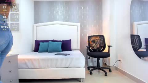  peach1  online show from April 15, 2:09 pm