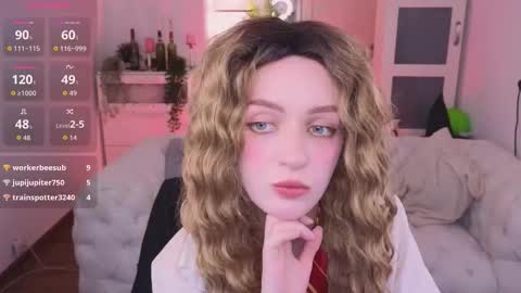 Maisie online show from November 1, 10:53 pm