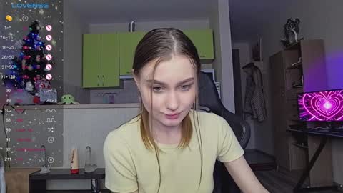 Snapshot of _pinkypie__ chatting on January 15, 1:41 pm Lili online show from January 15, 1:41 pm