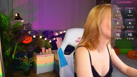 im Amy online show from October 24, 6:25 am