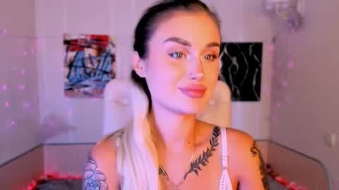 Snapshot of _ravena chatting on October 10, 10:32 am _ravena online show from October 10, 10:32 am