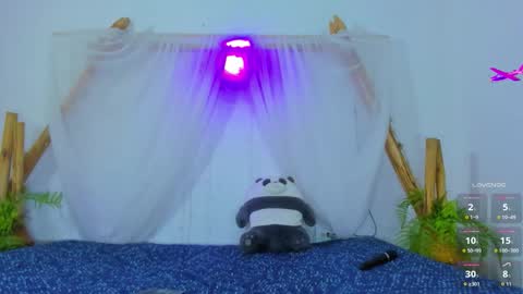 Moon online show from December 4, 7:46 pm