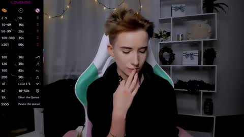 Rein online show from December 14, 5:30 pm