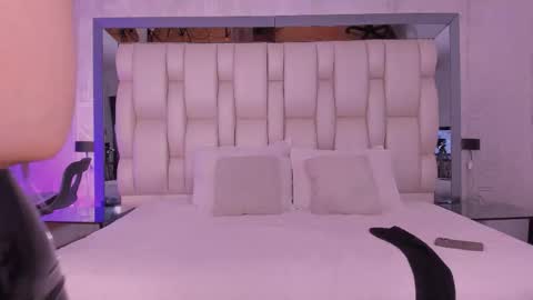 Sara online show from November 26, 2:25 pm