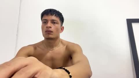 Juan Pablo-independent model online show from January 10, 7:25 am