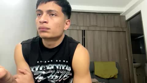 Juan Pablo-independent model online show from March 21, 6:41 am