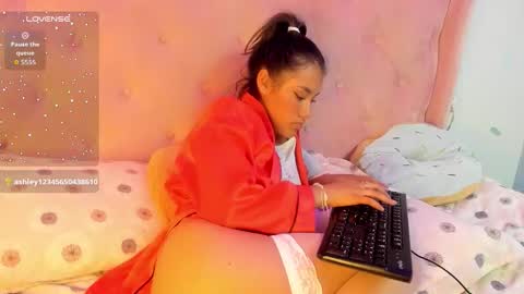 Sophie  online show from February 8, 11:30 pm