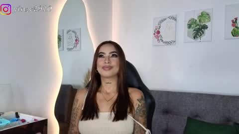 Snapshot of _sophiebrown__ chatting on December 9, 12:56 am Andrea The Next Stream Wednesday online show from December 9, 12:56 am