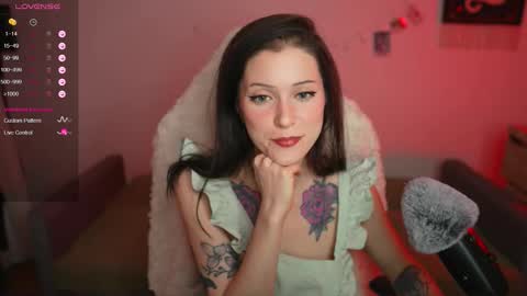 _stacymoon online show from March 5, 9:24 pm