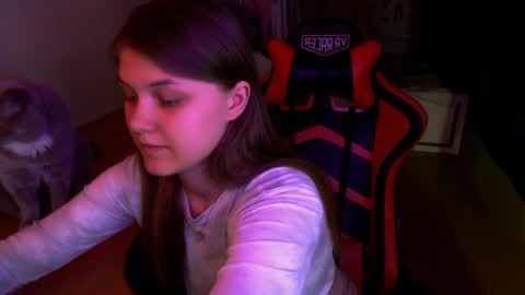 Mari online show from May 29, 2:15 pm