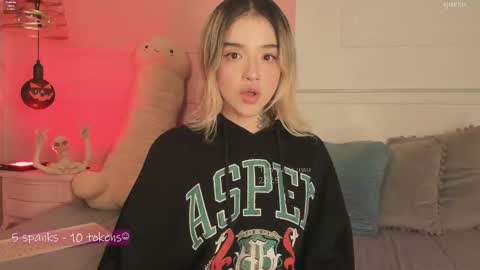 _tammarra_ online show from October 20, 8:58 pm