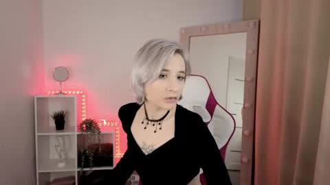 Taylor online show from November 12, 1:24 pm