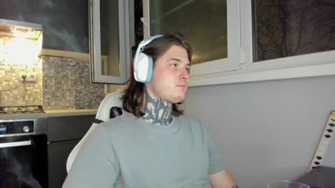 _torfin_ online show from December 5, 9:00 pm