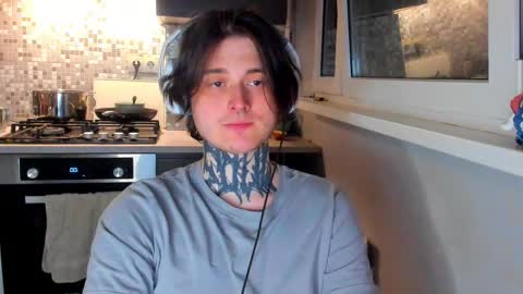 _torfin_ online show from April 23, 10:00 pm