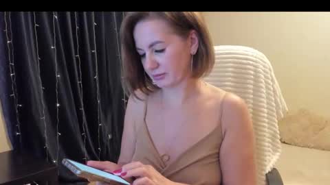 _vallylove online show from October 8, 12:18 am