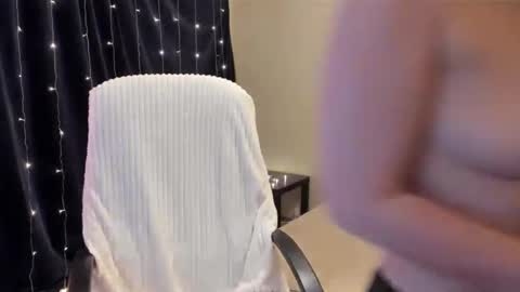 _vallylove online show from March 2, 12:42 am