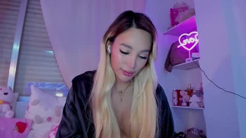   online show from December 17, 8:59 pm