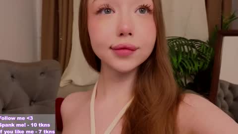 Snapshot of _violet_mills_ chatting on January 22, 8:59 pm Violet online show from January 22, 8:59 pm