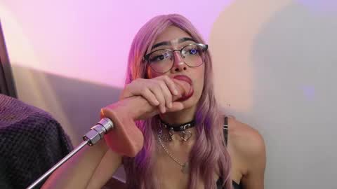 _viollettenoir_ online show from April 21, 1:42 am