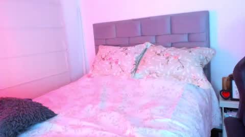 INSTAGRAM pinzon viviana online show from January 24, 11:02 pm