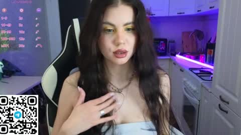 Fiona and Wayne online show from April 21, 5:42 pm