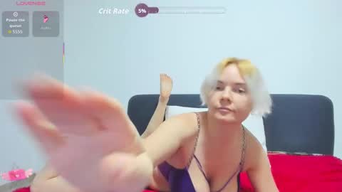 Snapshot of _yourpleasure_ chatting on October 6, 6:15 pm Candice and Mark online show from October 6, 6:15 pm